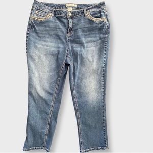 🌟Cato 16W Faded Cropped Jeans🌟